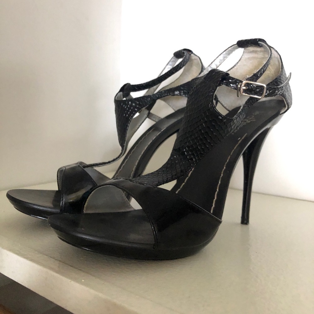 SEXY SNAKESKIN STILETTOS